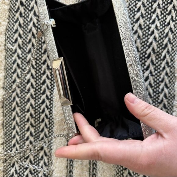 NWOT shein textured silver clutch bag with a chain crossbody size 8”x4.5”x1.5” - Picture 3 of 3